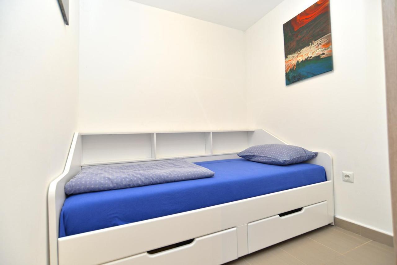 Apartments Volf 1405 Перой Екстериор снимка